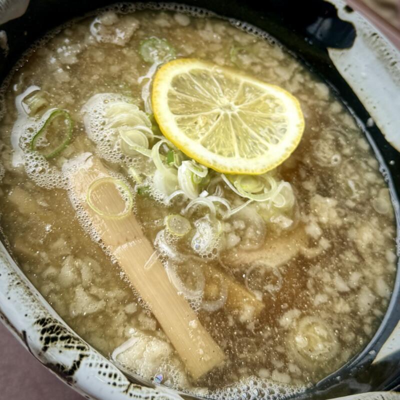 いわ谷商店 いわやしょうてん 青森県西津軽郡深浦町深浦 深浦駅前 津軽煮干しラーメン 醤油ラーメン あっさり 背脂煮干しラーメン 背脂醤油ラーメン こってり 具