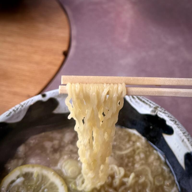 いわ谷商店 いわやしょうてん 青森県西津軽郡深浦町深浦 深浦駅前 背脂煮干しラーメン 背脂醤油ラーメン こってり 麺