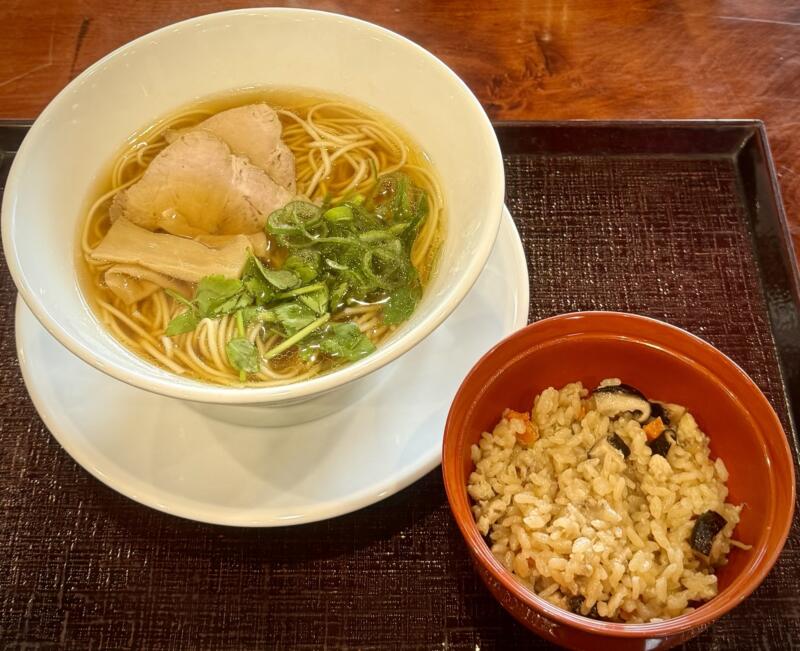 麺屋 稲庭養助本店 秋田県湯沢市稲庭町 佐藤養助 新庄 湯沢駅 稲庭中華そば 稲庭ラーメン 醤油ラーメン 比内地鶏の炊き込みご飯 比内ご飯セット