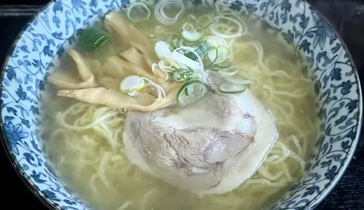 かそせ いか焼き村食堂＠青森県西津軽郡深浦町風合瀬にて塩ラーメンをオーダー！オーシャンビューな空間が食事の美味しさを底上げする白神山地麓のシーサイド・スポット♪