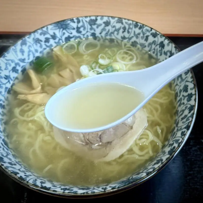 かそせ いか焼き村食堂 青森県西津軽郡深浦町風合瀬 道の駅 ふかうら内 風合瀬駅 塩ラーメン スープ