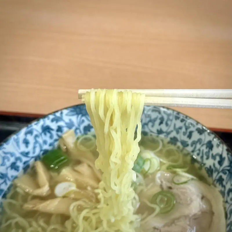 かそせ いか焼き村食堂 青森県西津軽郡深浦町風合瀬 道の駅 ふかうら内 風合瀬駅 塩ラーメン 麺