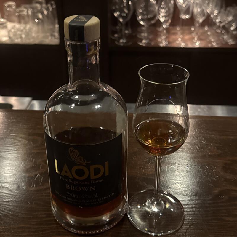 moon shine 秋田県秋田市大町 BAR ムーンシャイン 川反 ラオディ ラム ブラウン