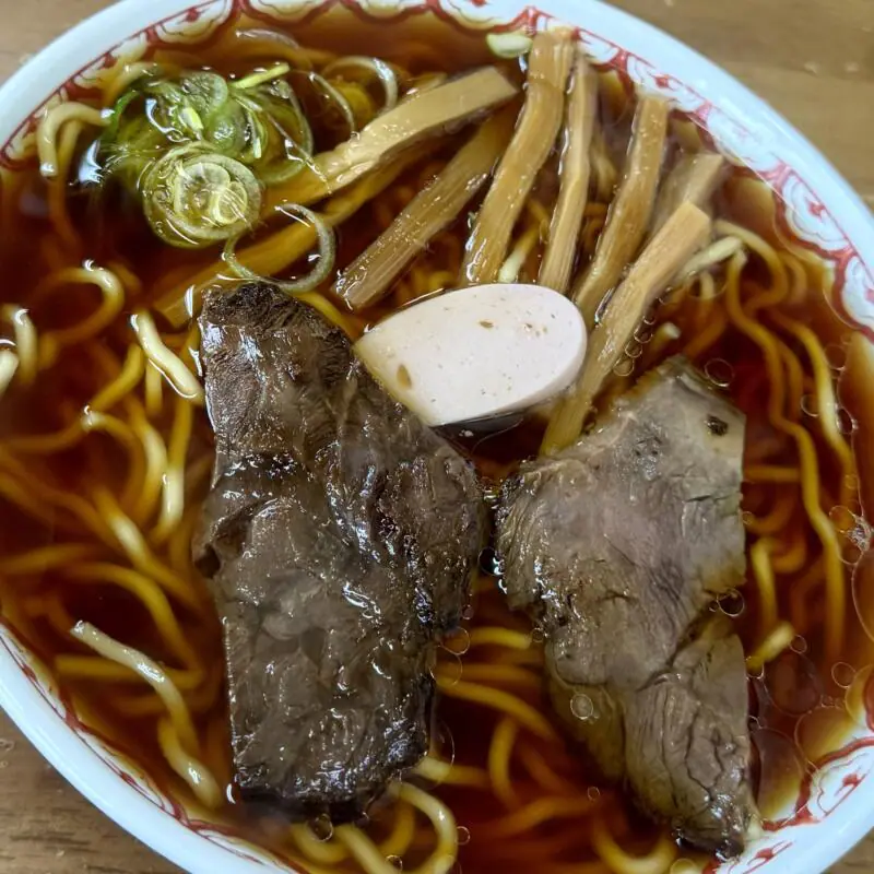 かめや食堂 山形県長井市今泉 今泉駅前角 中華そば 小盛 長井ご当地 馬肉ラーメン 醤油ラーメン 具