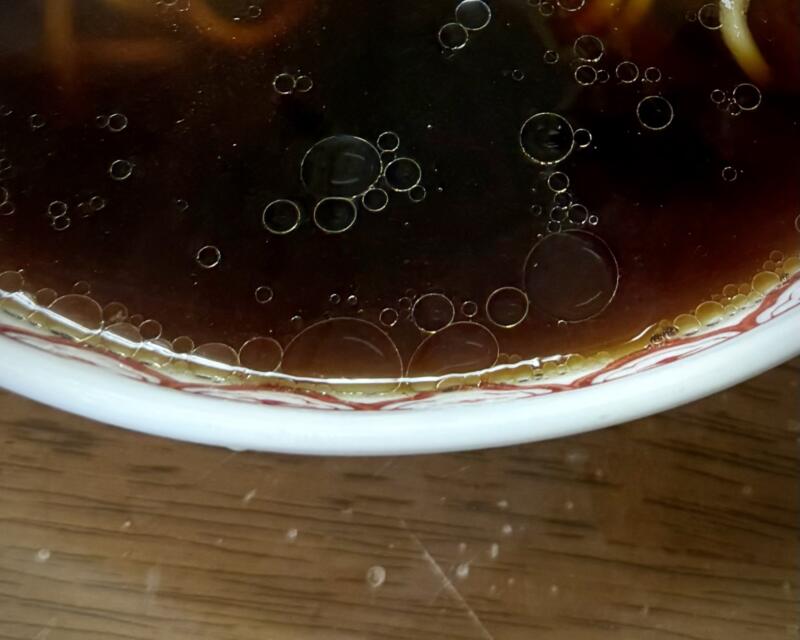 かめや食堂 山形県長井市今泉 今泉駅前角 中華そば 小盛 長井ご当地 馬肉ラーメン 醤油ラーメン スープ