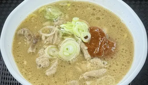 食ってく！持ってく！＠秋田県大潟村にて辛味噌ホルモンラーメンをオーダー！八幡平ポークが運営する肉にスポットライトを当てた新店♪