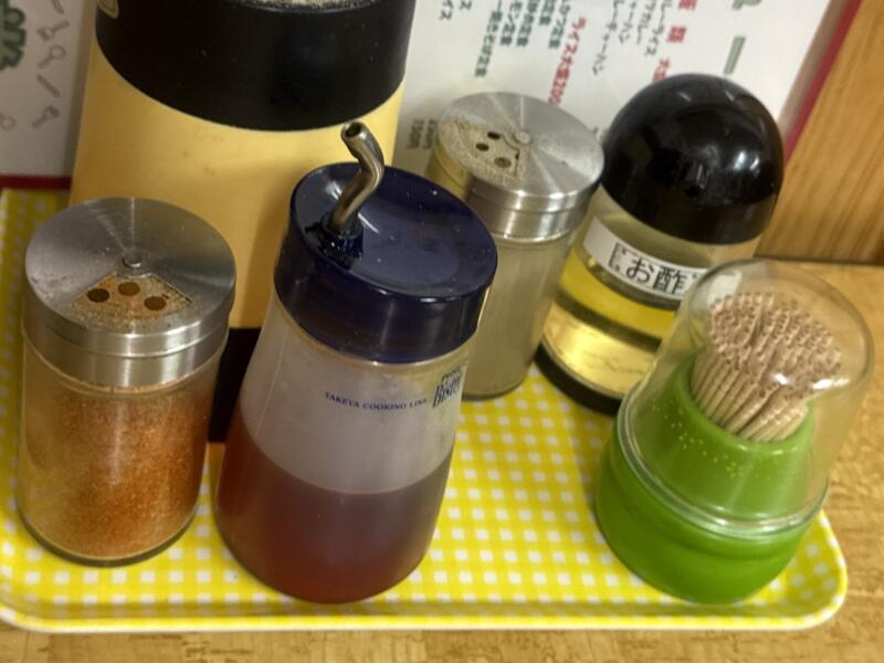 くろ丸食堂 黒丸食堂 くろまる食堂 秋田県湯沢市湯ノ原 湯の原 湯沢駅 ネギ味噌ホルモンラーメン 味変 調味料