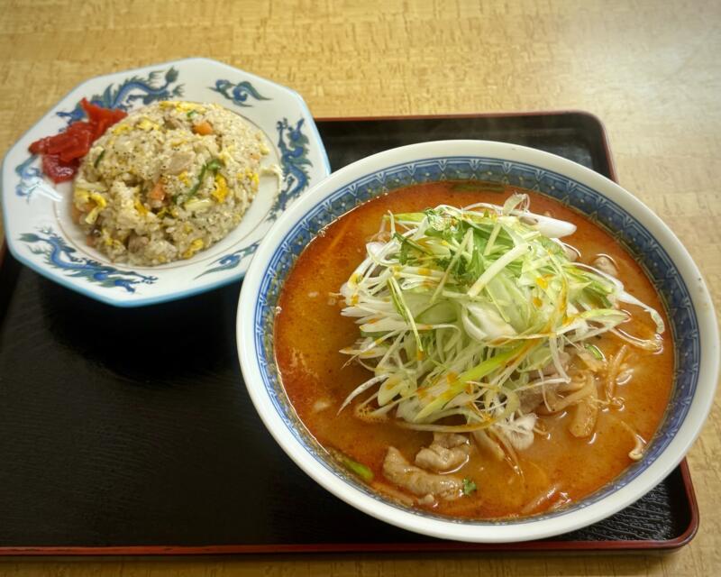 くろ丸食堂 黒丸食堂 くろまる食堂 秋田県湯沢市湯ノ原 湯の原 湯沢駅 ネギ味噌ホルモンラーメン 半チャーハン 半炒飯