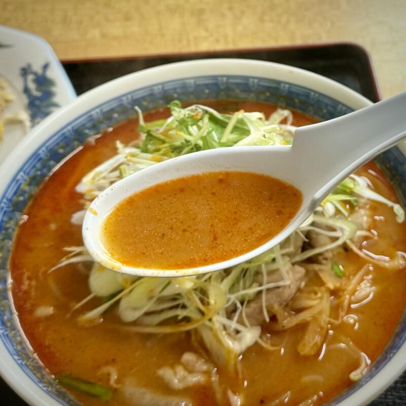 くろ丸食堂 黒丸食堂 くろまる食堂 秋田県湯沢市湯ノ原 湯の原 湯沢駅 ネギ味噌ホルモンラーメン スープ
