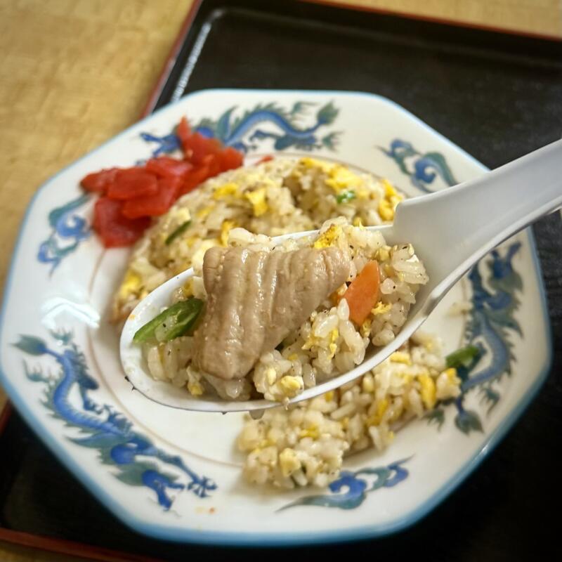 くろ丸食堂 黒丸食堂 くろまる食堂 秋田県湯沢市湯ノ原 湯の原 湯沢駅 半チャーハン 半炒飯 ホルモン煮 煮込み