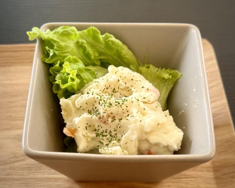 SUN LDK サンエルディーケー 秋田県横手市駅前町 横手イースト 横手バスターミナル ラーメン 醤油ラーメン ポテトサラダ付き