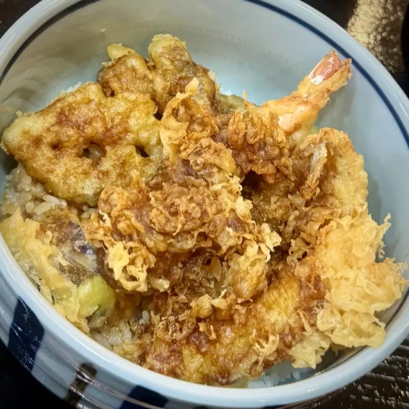 和食 神楽 かぐら 秋田県秋田市中通 リッチモンドホテル秋田駅前1階 中通二丁目 天丼 味噌汁 キュウリの漬け物付き