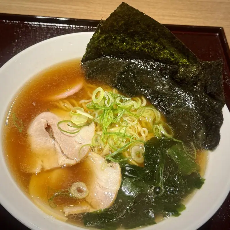 おひつごはん 四六時中 大曲店 秋田県大仙市和合 イオンモール大曲1階 飯詰駅 特製煮干しらーめん 醤油ラーメン 具