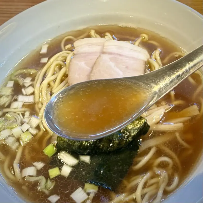 レストラン 風雅 Ristorante La Fuga ラフーガ イタリアン イタリア料理店 秋田県仙北市角館町小館 学校角 角館駅 かつおと煮干のらーめん 煮干しラーメン 醤油ラーメン スープ