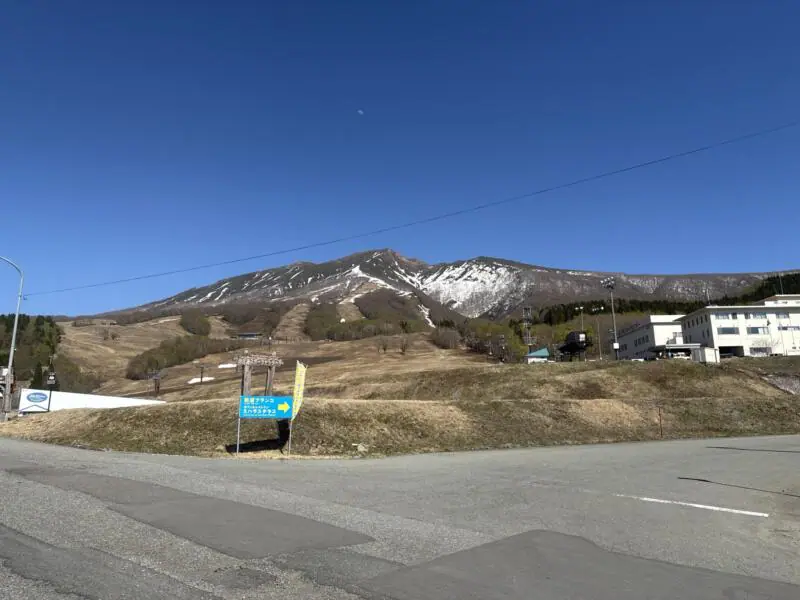 ミハラステラス 秋田県仙北市田沢湖生保内 たざわ湖スキー場 ぎんれいエリア ステーキハウスぎんれいのグリーンシーズン営業 入口付近