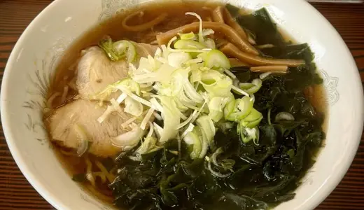 かなめ食堂@山形県東田川郡庄内町余目にてワカメラーメンをオーダー！今年で創業103年になる余目駅前の老舗名店♪