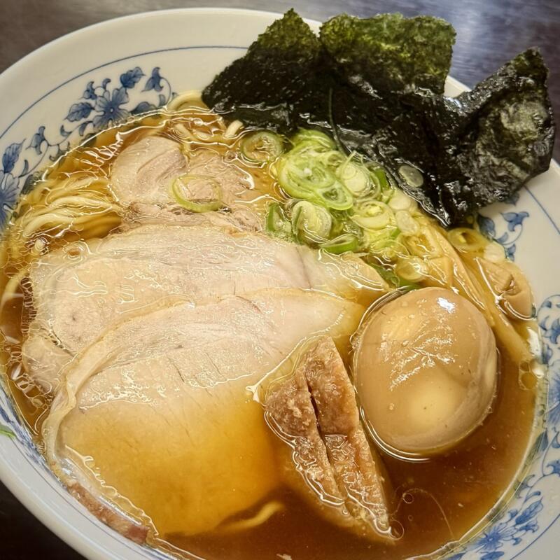 ラーメン シロクロ by 秋田香麺会 秋田県由利本荘市東由利老方 黄桜温泉 優楽里内 道の駅東由利に隣接 特製中華そば 醤油ラーメン 具