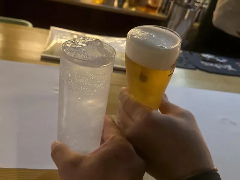 Radio's Bar ラジオズバー 秋田県秋田市大町 川反 秋田駅 ジントニック 乾杯
