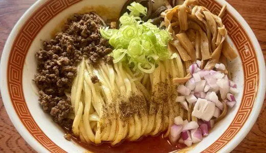 麺や 渚＠秋田県南秋田郡五城目町にて汁無し担々麺＆チャーシュー重をオーダー！ドッシリとした旨み濃厚な汁なし＆未食で未訪問扱い確定な人気サイドメニュー♪