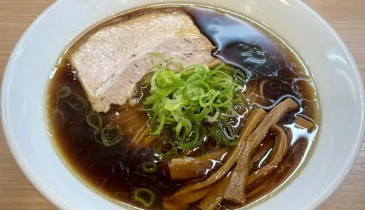 麺処 いぢろへ＠秋田県秋田市八橋大畑にて生姜醤油ラーメンをオーダー！新潟ご当地・長岡生姜醤油とはやや趣を変えたブラックジンジャーな逸品♪
