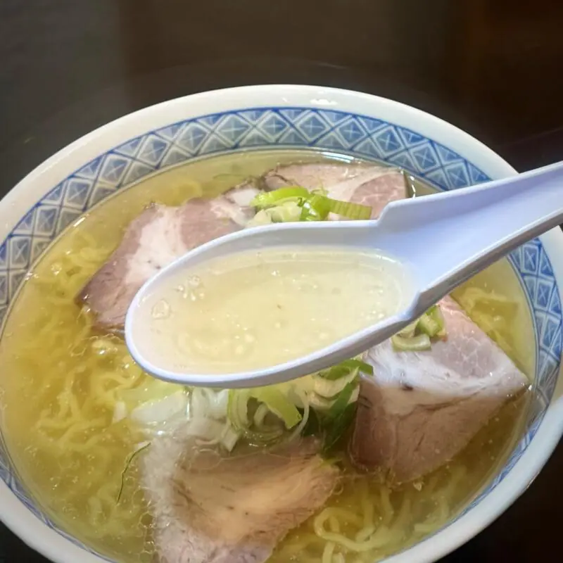 オレのラーメン 秋田県秋田市土崎港中央 港入口 土崎駅 おれのラーメン塩 塩ラーメン スープ