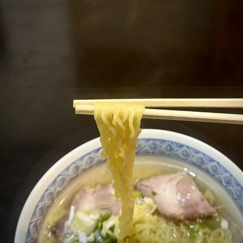 オレのラーメン 秋田県秋田市土崎港中央 港入口 土崎駅 おれのラーメン塩 塩ラーメン 麺