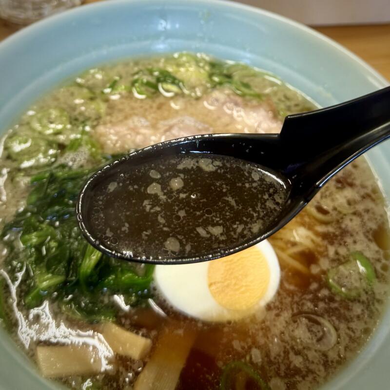 らぁめん家 拉麺職人 満大 移転リニューアルオープン 宮城県大崎市古川 栄町東 古川駅 ラーメン(並) 背脂醤油ラーメン スープ