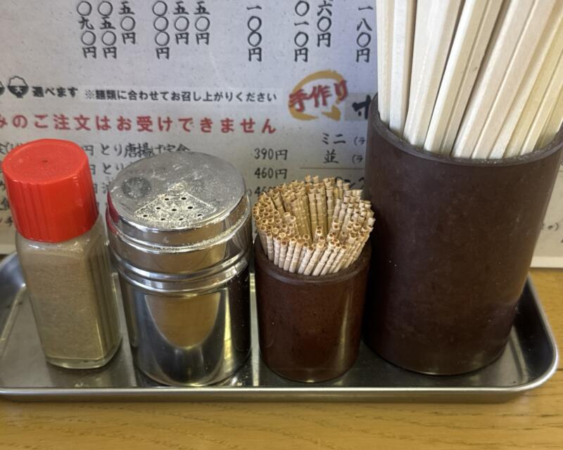 ラーメン食堂 ホームラン 宮城県大崎市古川清水 下三丁目 東大崎駅 醤油中華そば こってり 背脂醤油ラーメン 味変 調味料
