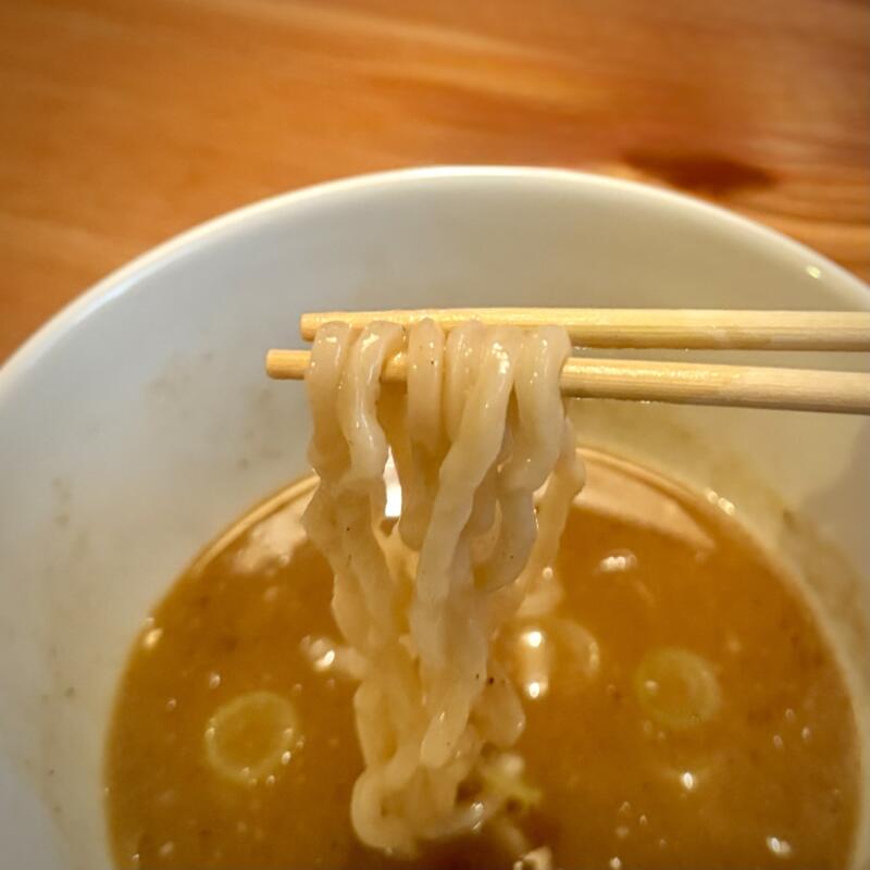 BAR JAH ジャー 秋田県秋田市大町 川反 かわばた 大町五丁目 秋田駅 夜のつけめん 特製つけめん 濃厚豚骨魚介系つけ麺 小盛り 麺 東京浅草 開化楼 ちぃ麺 チーメン
