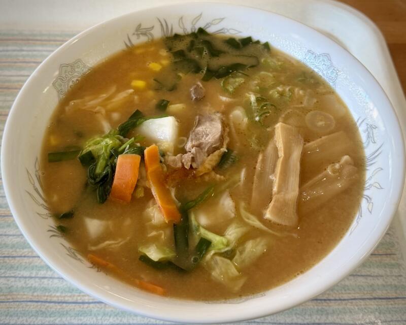 ダイニング ぶなの四季 秋田県仙北市田沢湖玉川 新玉川温泉本館2階 比内地鶏ラーメン みそ 味噌ラーメン