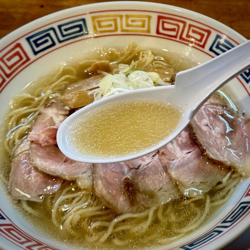 ラーメン いなや。 山梨県甲府市富士見 湯村温泉入口 甲府駅前 午前中ラーメン 塩ラーメン スープ