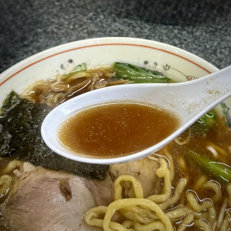 手打ちらーめん 勝龍 しょうりゅう 新潟県小千谷市千谷川 城内二丁目 小千谷駅 ラーメン 醤油ラーメン スープ