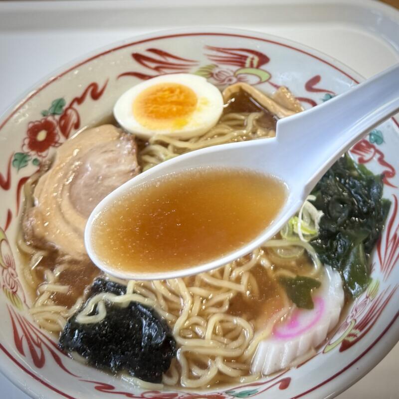 お食事処 ゆらら ゆらら食堂 秋田県鹿角市八幡平 八幡平ふれあいやすらぎ温泉センターゆらら内 大沼温泉 鹿角花輪駅 醤油ラーメン スープ
