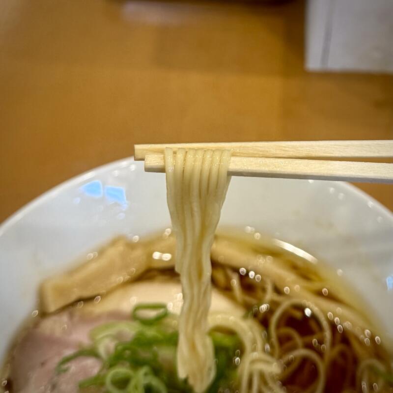 らぁ麺 ひら山 弘前店 青森県弘前市田園 弘前駅 醤油らぁ麺 醤油ラーメン 菅野製麺所