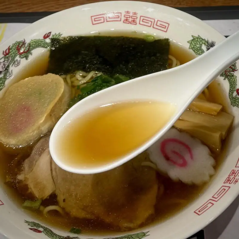 manga Cafe マンガカフェ 秋田県横手市増田町増田 横手市増田まんが美術館内 増田蔵の駅 十文字駅 北斗心軒の中華そば 十文字ラーメン 醤油ラーメン スープ