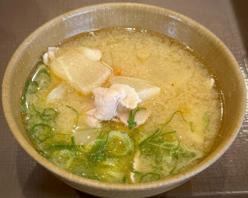 すき家 秋田泉店 秋田県秋田市泉中央 マツダ前 泉外旭川駅 とん汁みそらーめん 豚汁味噌ラーメン 牛丼おしんこセット