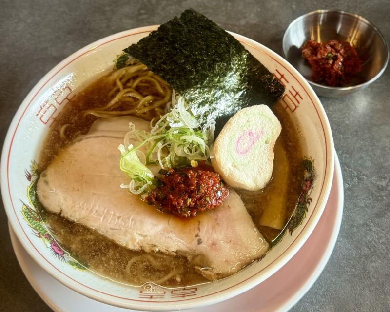 RAMEN TOKI ラーメントキ 秋田県秋田市外旭川 スーパードラックアサヒ外旭川店敷地内 ナイス入口 泉外旭川駅 TOKI江戸 秋田ご当地 江戸系ラーメン 辛醤油ラーメン 江戸辛追加 ニラ辛薬味