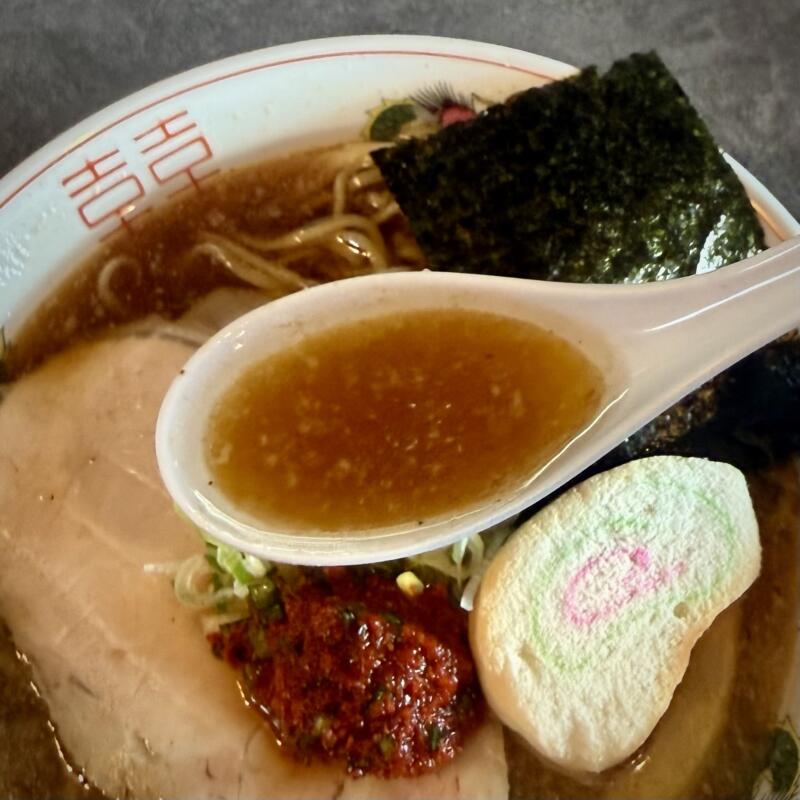 RAMEN TOKI ラーメントキ 秋田県秋田市外旭川 スーパードラックアサヒ外旭川店敷地内 ナイス入口 泉外旭川駅 TOKI江戸 秋田ご当地 江戸系ラーメン 辛醤油ラーメン 江戸辛追加 ニラ辛薬味 スープ