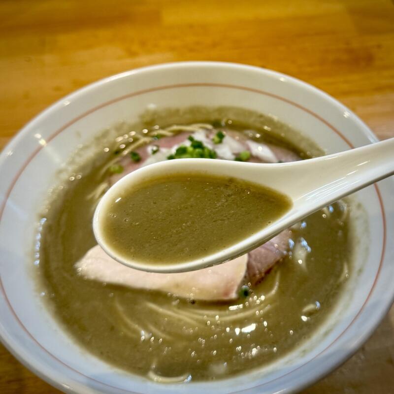 麺屋 謝 いやび 青森県南津軽郡藤崎町藤崎 藤崎船場角 藤崎駅 濃厚煮干しそば 濃厚煮干ラーメン セメント煮干し 津軽煮干しラーメン スープ