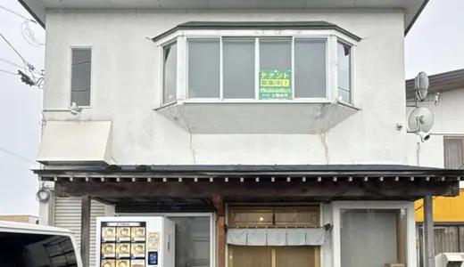 麺屋 謝﻿(いやび)＠青森県南津軽郡藤崎町にて濃厚煮干しそば＆濃密煮干しそばをオーダー！見た目は同じ雰囲気のセメントカラーながら全く違うキャラクターな感じのインパクトのあるド煮干しラーメン♪