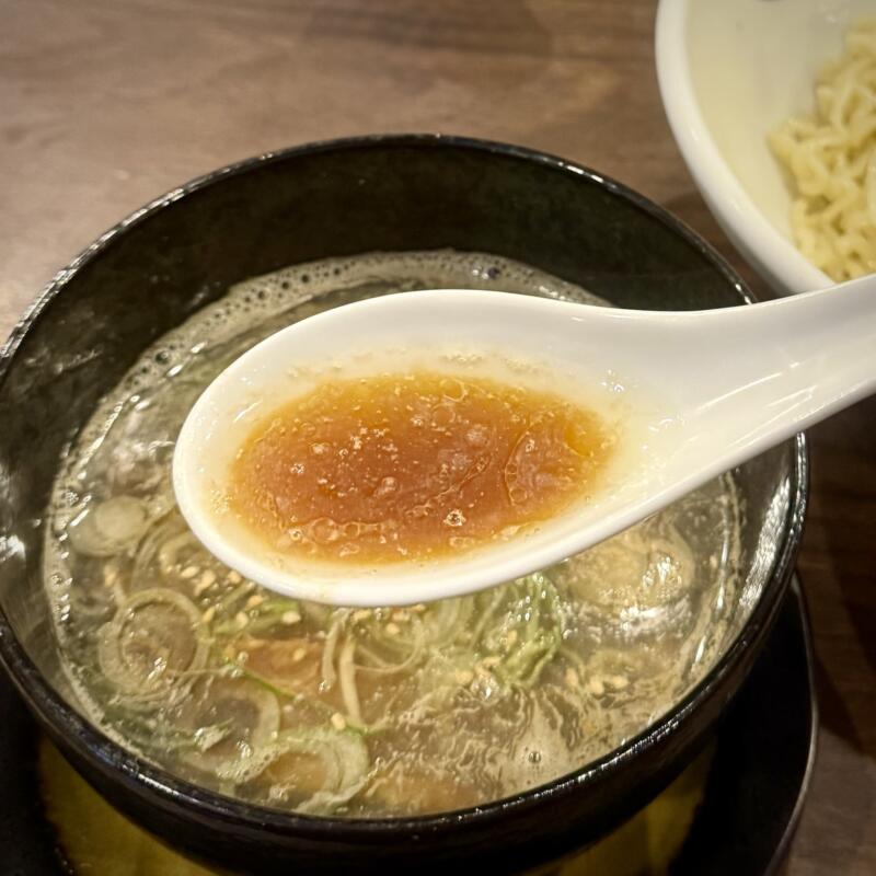 和牛と中華そば 浜蝶 はまちょう 青森県弘前市稲田 城東中央二丁目 弘前駅 本日の煮干しのつけそば つけ麺 つけ汁 スープ