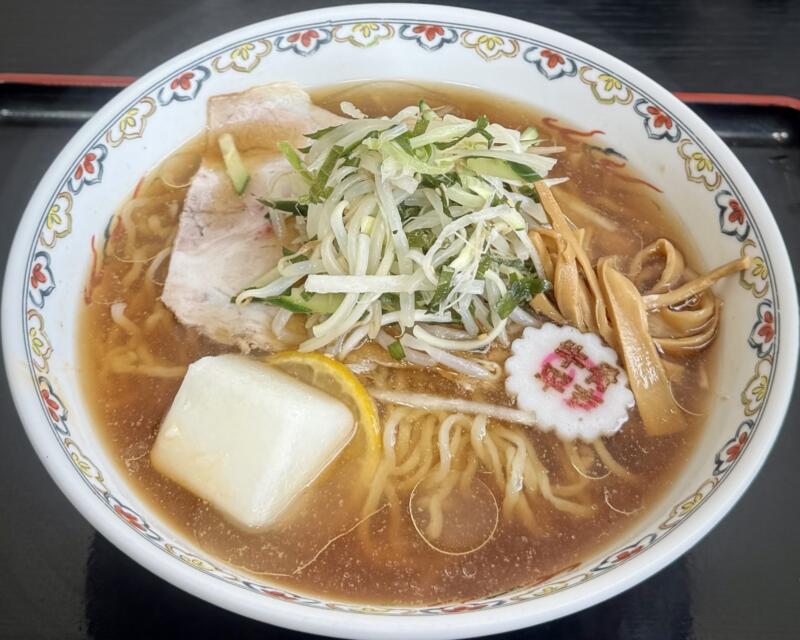やまがた牛骨ラーメン 二代目平吉屋 へいきちや 富の中西 山形駅 山形県山形市富の中 平吉流レモン氷の冷やし出汁ラーメン 冷たい牛骨ラーメン