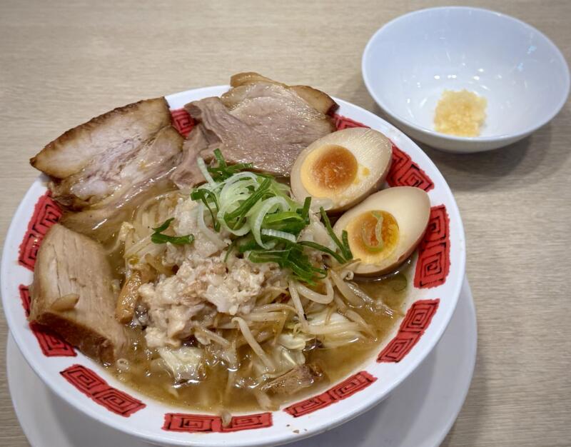 バーミヤン 秋田旭南店 秋田県秋田市旭南 川元開和町 羽後牛島駅 厚切り焼豚のバミ郎そば(マシ盛) 背脂増し ラーメン二郎インスパイア 豚骨醤油ラーメン