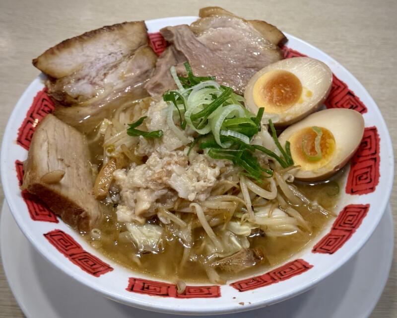 バーミヤン 秋田旭南店 秋田県秋田市旭南 川元開和町 羽後牛島駅 厚切り焼豚のバミ郎そば(マシ盛) 背脂増し ラーメン二郎インスパイア 豚骨醤油ラーメン