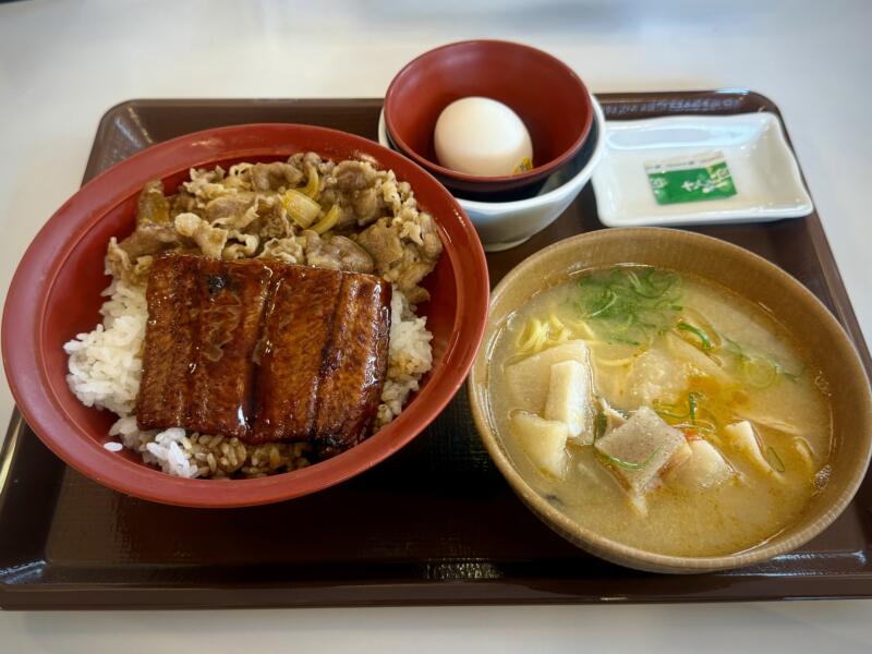 すき家 398号湯沢沖鶴店 秋田県湯沢市沖鶴 上倉内 湯沢駅 うな牛 鰻丼 牛丼 合い盛り とん汁みそらーめんおんたまセット 豚汁味噌ラーメン