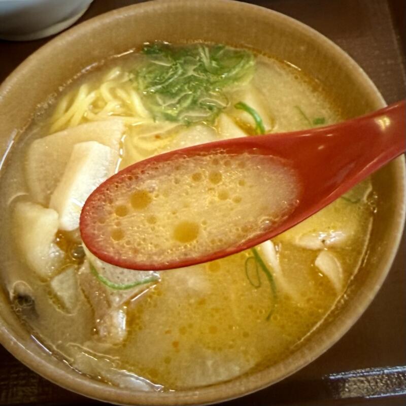 すき家 398号湯沢沖鶴店 秋田県湯沢市沖鶴 上倉内 湯沢駅 うな牛 鰻丼 牛丼 合い盛り とん汁みそらーめんおんたまセット 豚汁味噌ラーメン スープ
