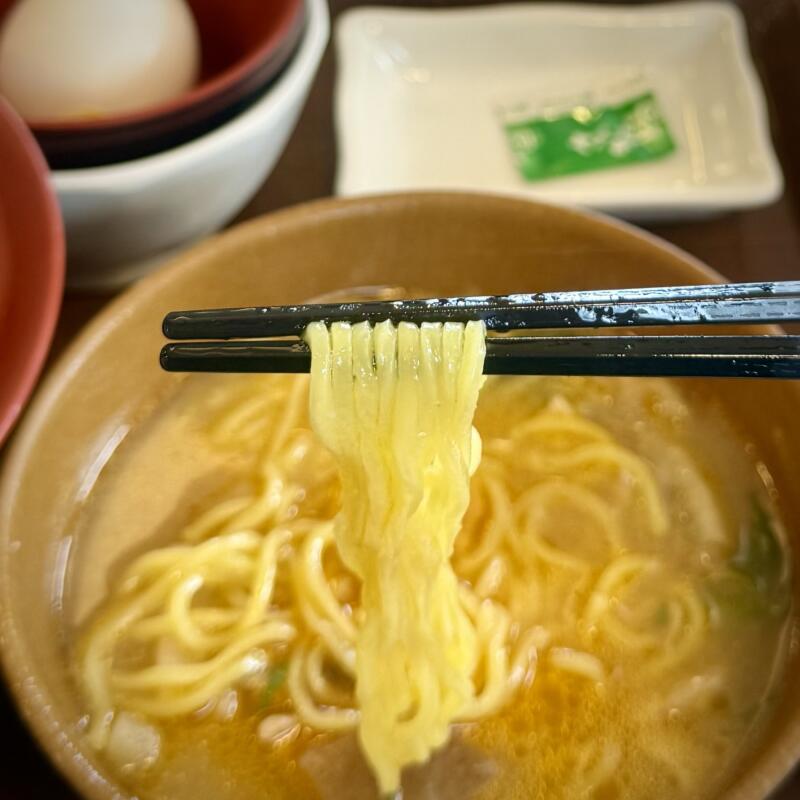 すき家 398号湯沢沖鶴店 秋田県湯沢市沖鶴 上倉内 湯沢駅 うな牛 鰻丼 牛丼 合い盛り とん汁みそらーめんおんたまセット 豚汁味噌ラーメン 麺
