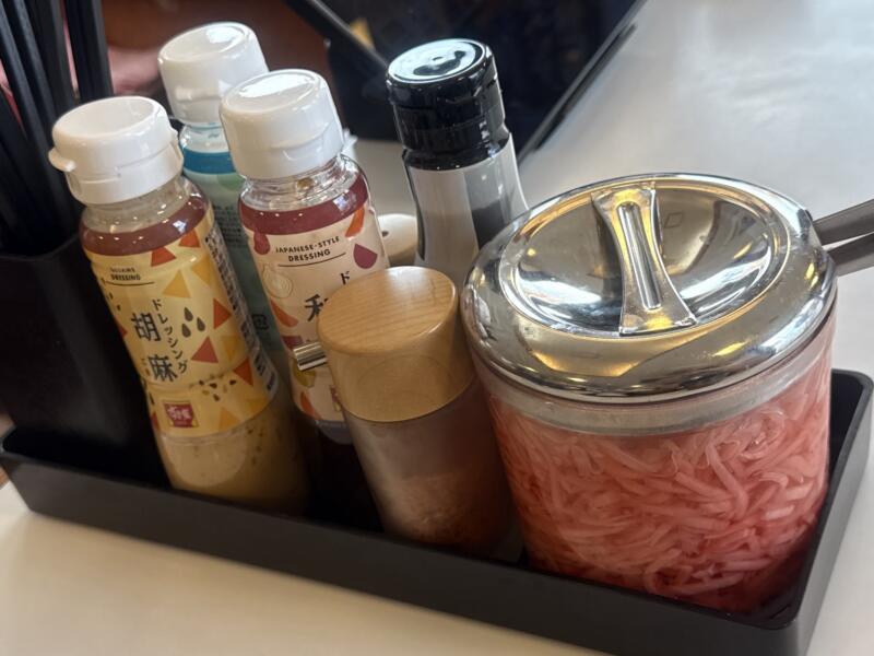 すき家 398号湯沢沖鶴店 秋田県湯沢市沖鶴 上倉内 湯沢駅 うな牛 鰻丼 牛丼 合い盛り とん汁みそらーめんおんたまセット 豚汁味噌ラーメン 味変 調味料