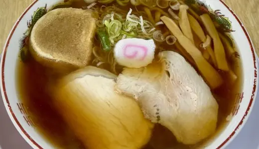 自家製手打ち中華そば 花菱＠青森県弘前市境関にて中華そばをオーダー！製麺部屋で打つ麺×煮干し出汁×鳥油での味変も楽しい綺麗な津軽煮干しラーメン♪