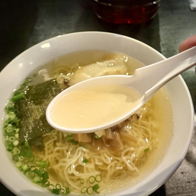 もっきり屋台 穴ばー 秋田県秋田市大町 秋田駅 川反 かわばた ワンコイン 500円 ラーメン 〆ラー スープ